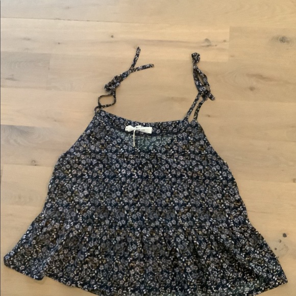 🌱CHAN LUU RUFFLE TANK 🌱 - Picture 4 of 8